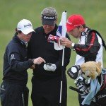 Auch Rory McIlory benutzt das Handy bei seiner Übungsrunde auf dem Golfplatz. (Bild: Getty)