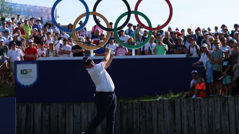 Sepp Straka am ersten Abschlag der ersten Runde beim Olympischen Golfturnier. (Foto: Getty)