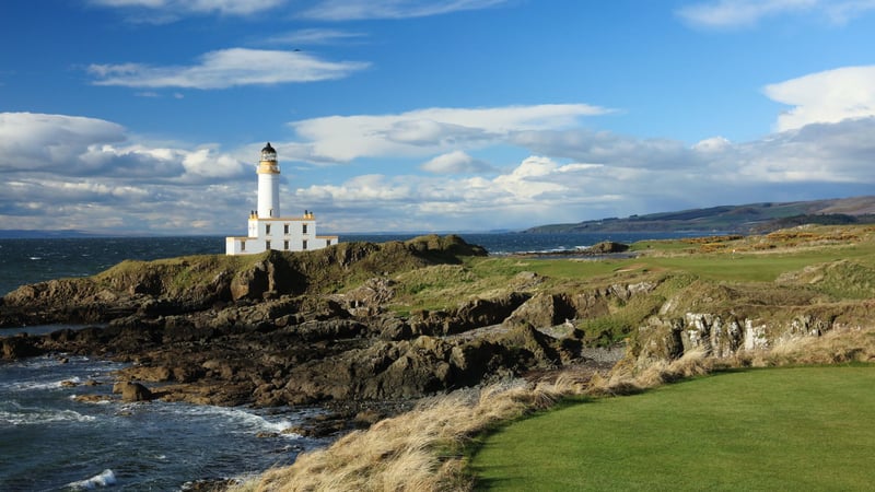 Der Blick über den Ailsa-Kurs des Trump Turnberry - bald einer der teuersten Golfplätze der Welt. (Foto: Azalea Group)