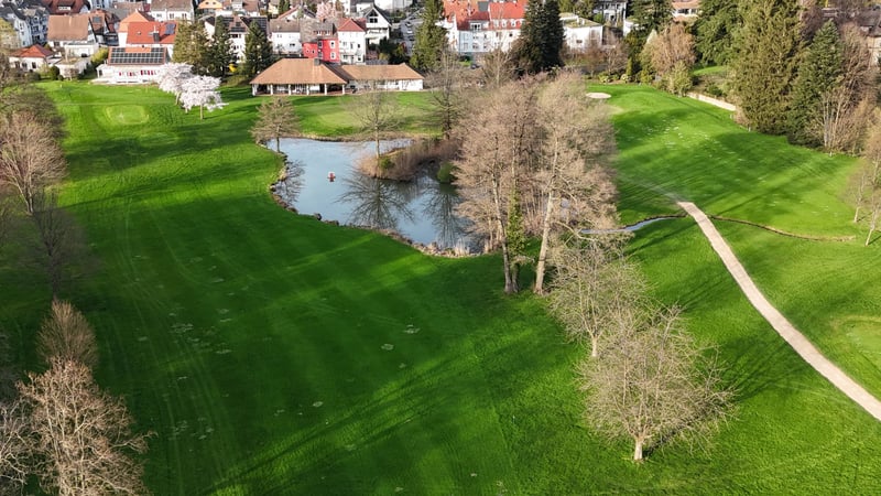 Der GC Gütermann Gutach am Rande des Schwarzwaldes. (Foto: Golfclub Gütermann Gutach e.V.)