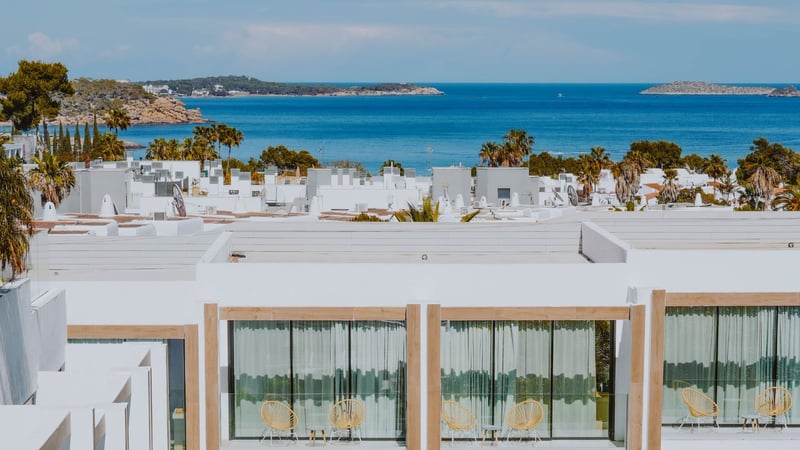 Das Nativo Hotel kombiniert Golf, Wellness und umweltfreundliches Design in einer entspannten Atmosphäre. (Foto: Nativo Hotel Ibiza)