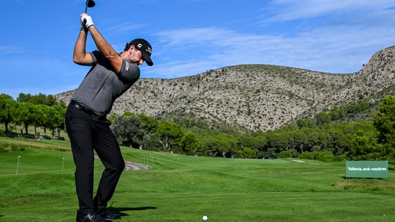 Nicolai von Dellingshausen am ersten Abschlag des Club de Golf Alcanada an Tag 3 des Challenge Tour Grand Finals. (Foto: Getty)