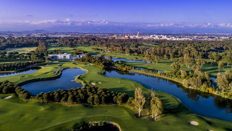 Das Sirene Belek Hotel verfügt über zwei traumhafte Golfanlagen. (Foto: Sirene Belek Hotel)