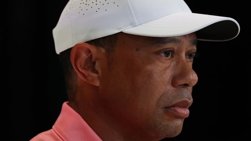 Tiger Woods bei einer Pressekonferenz zur Hero World Challenge in Nassau, Bahamas. (Foto: Getty)