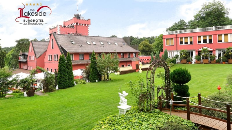 Im The Lakeside Burghotel Strausberg treffen Golf, Gourmetküche und Wellness aufeinander – ein Ort für eine Auszeit in idyllischer Umgebung. (Foto: The Lakeside Burghotel Strausberg)