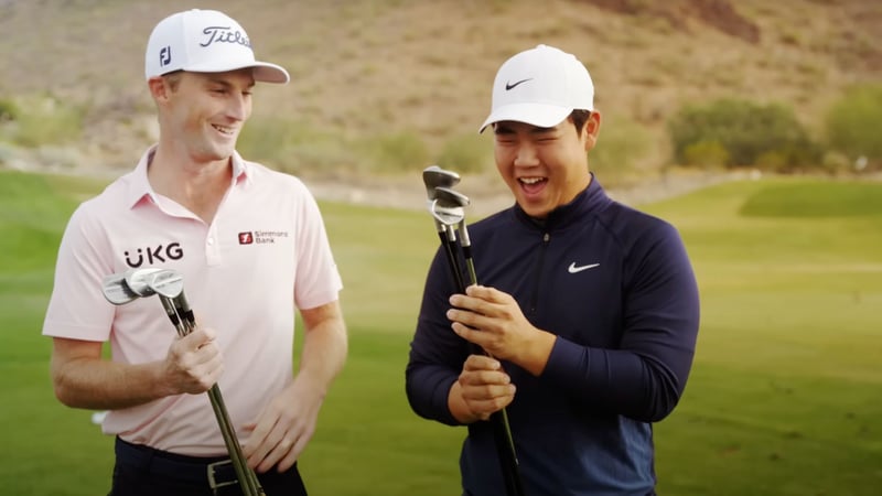 Will Zalatoris (li.) und Tom Kim testen die Titleist Vokey SM10 Wedges im Freundschaftsduell. (Bild: Video Titleist)