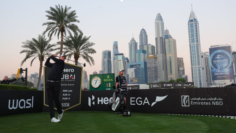 DP World Tour: Jannik de Bruyn am ersten Abschlag des Emirates GC. (Foto: Getty)