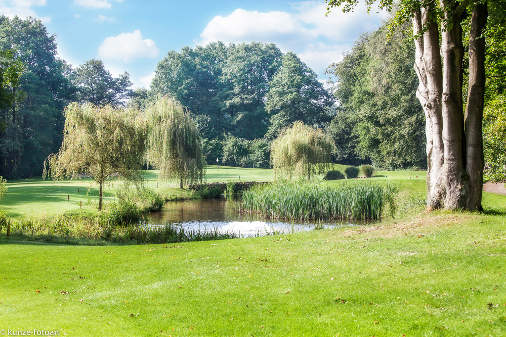 Die hügelige Landschaft stellt die Spieler stets vor Herausforderungen.(Foto: GC Repetal)