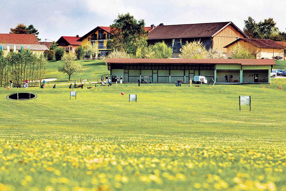 ...und die Driving Range. (Quelle: GC Berchtesgadener Land)