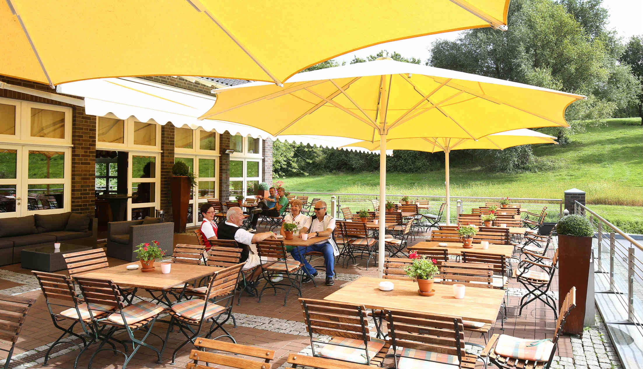 Nach der Runde sollte man auf der einladenden Terrasse noch ein Getränk genießen. (Foto: GC Grevenmühle)