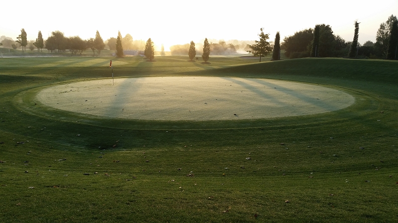 Das Golfresort Gernsheim bietet Golfern zwei wunderschöne 18-Loch-Plätze. (Foto: Golfresort Gernsheim)