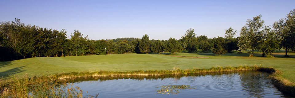 Ein Wasserhindernis aiuf dem Golfclub Föhr 