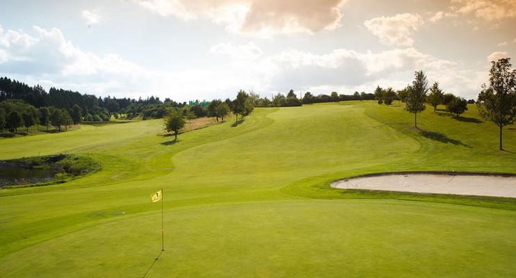 Die vierte Bahn auf dem Kurhessischen Golfclub Oberaula/Bad Hersfeld. (Foto: Kurhessischer Golfclub Oberaula/Bad Hersfeld)