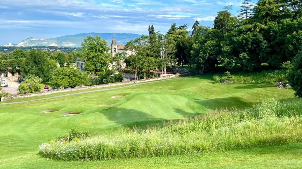 Ungewöhnlich - ein Par 3 zum Abschluss (Foto: Jürgen Linnenbürger)