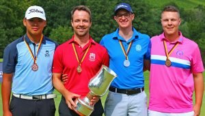 Das Podest der Herren (v.l.): Jingchen Feng (Bronze/GC St. Leon-Rot), Marian Ludwig (Gold/GC Am Habsberg), Fabius Bradhering (Silber/G&CC Hamburg-Treudelberg) und Connor Engelmohr (Bronze/Hamburger GC). (Foto: DGV/stebl)