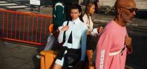 Die J.LINDEBERG SS26 Golfkollektion definiert Vielseitigkeit auf und neben dem Golfplatz neu. (Foto: J. LINDEBERG)